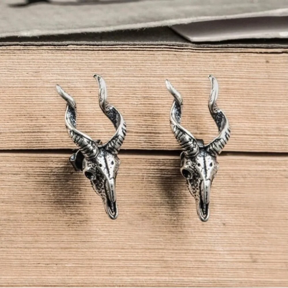Single Accent Tide Male Sheep Head Ear Men's Earrings S925 Silver Earrings